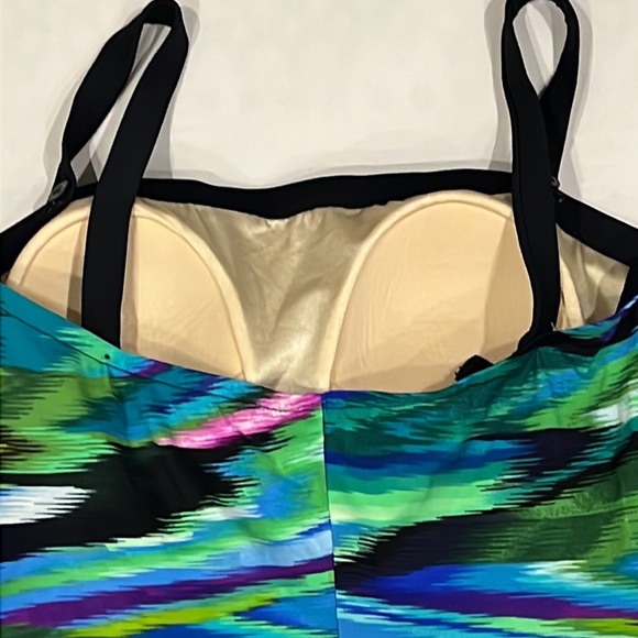Maxine of Hollywood Vibrant Multicolor Wave Ride Swimsuit Size 16 - Picture 7 of 10